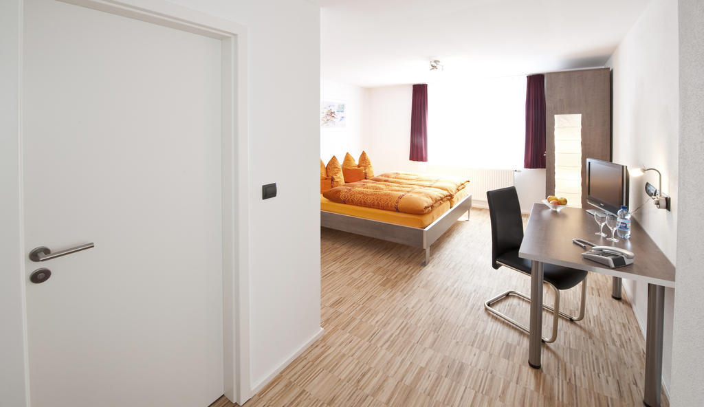 Hotel Merlin Filderstadt Exteriör bild