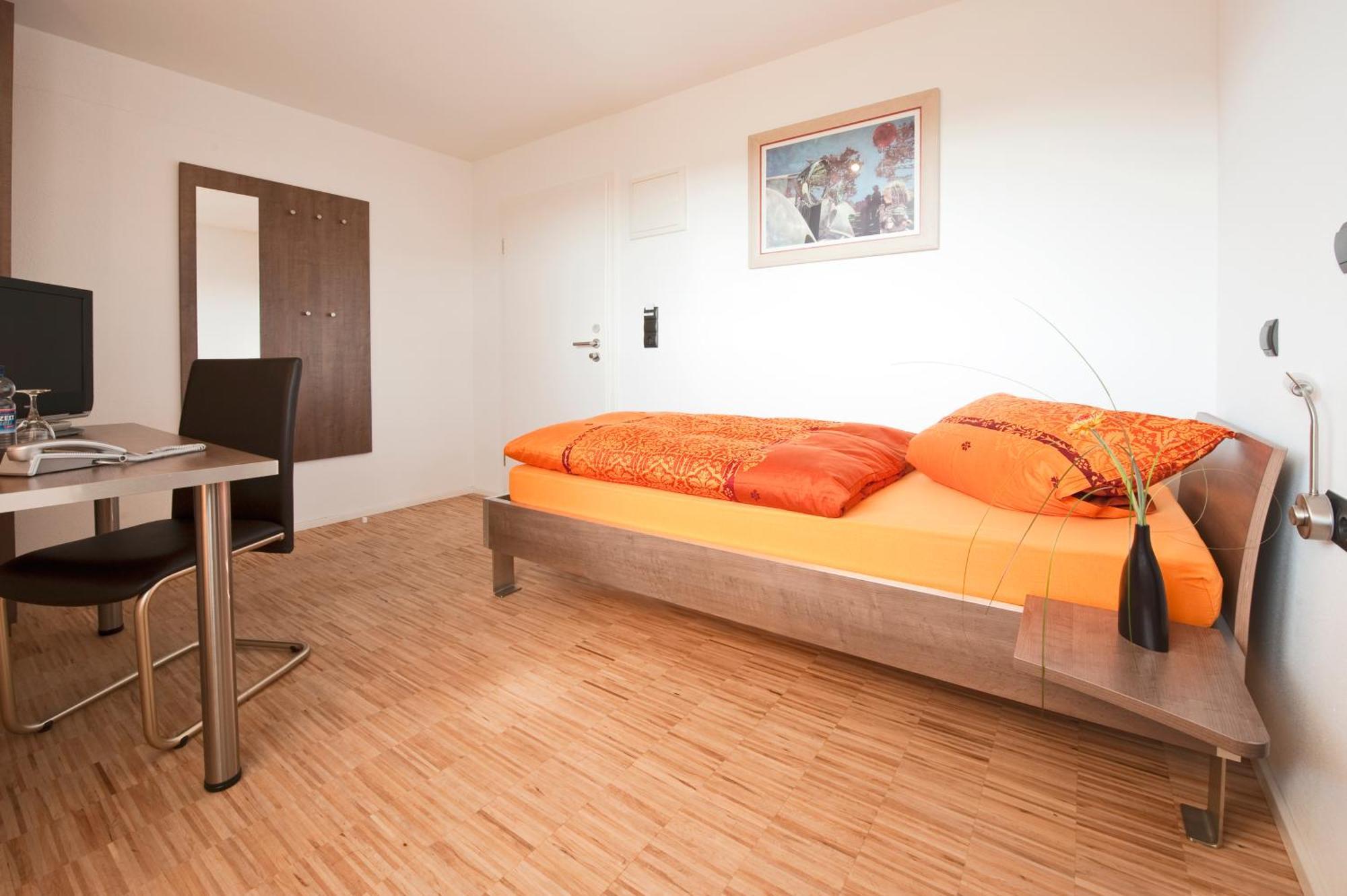 Hotel Merlin Filderstadt Exteriör bild